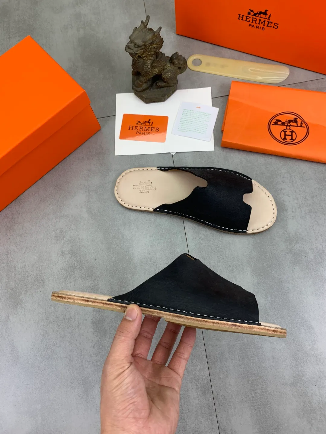 Men's men's shoes 💰P360 new model (genuine leather outsole series) new colors are coming simultaneously on the official website [HERMES] Hermès series: original development, original anatomy display, exclusive outsole [Material] Sole: original genuine leather sole with cow essence film 🌸. Fabric Original calfskin Lining: Imported cowhide, delicate and soft Code number: 38-44
